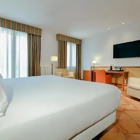 Szálloda Sercotel Renacimiento 4*